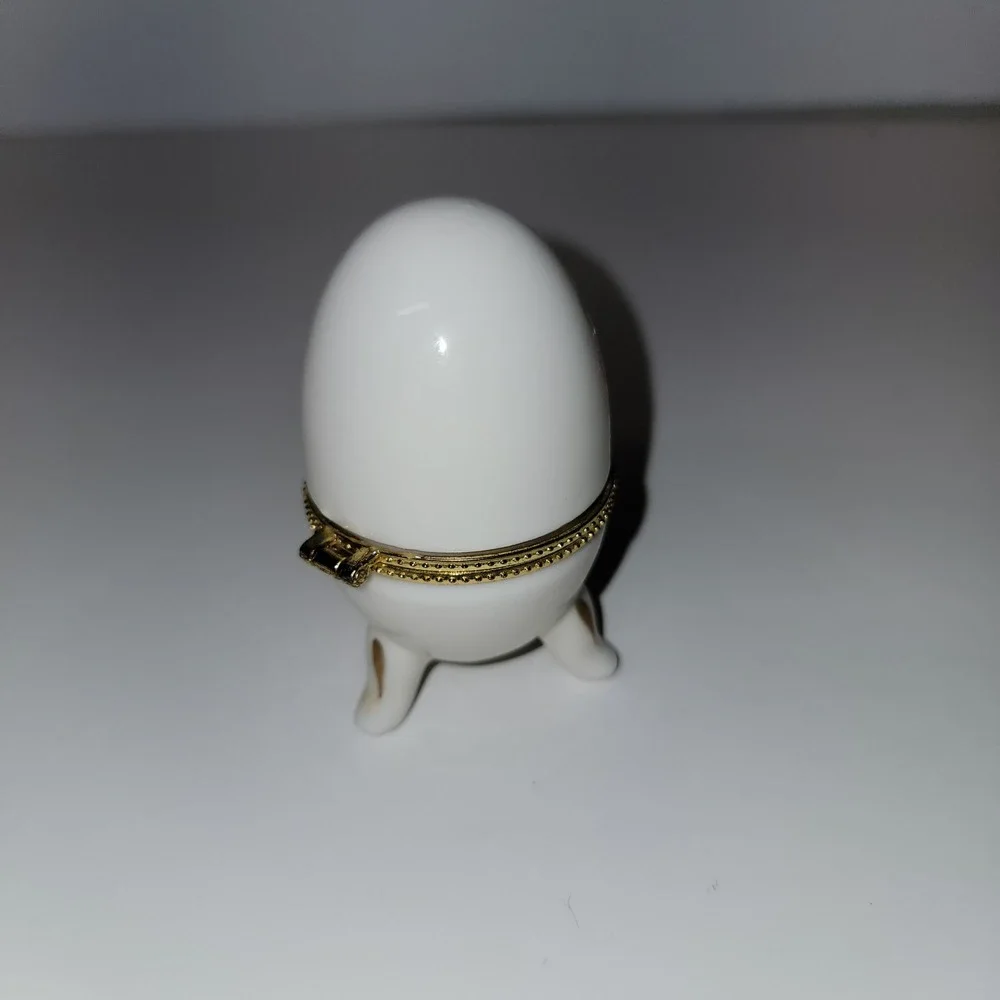 Vintage Floral Ceramic Hinged Egg Shaped Trinket Box Gold Trim 3 Footed